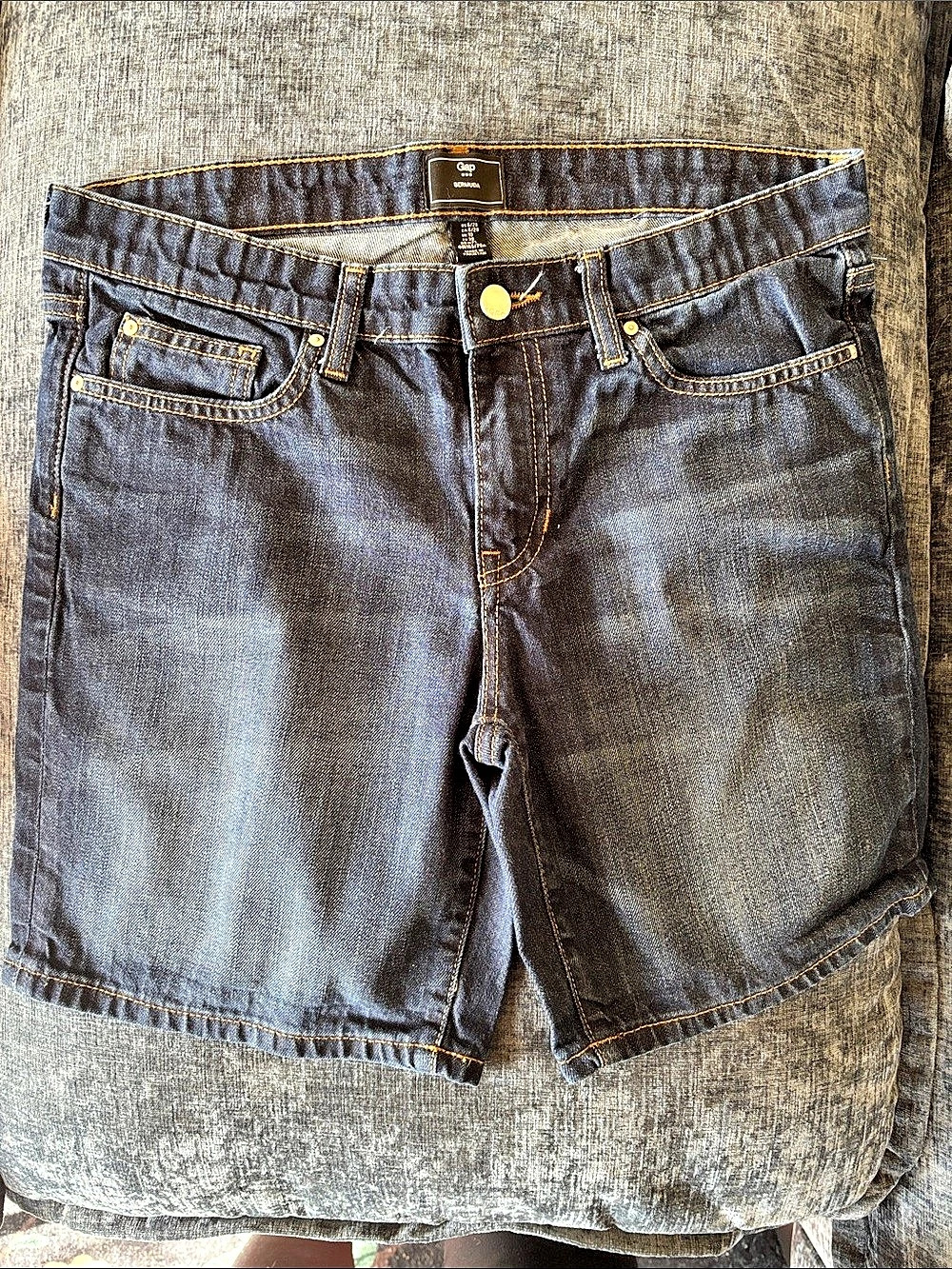Gap Bermuda Denim Shorts Blue Size 6 Like New